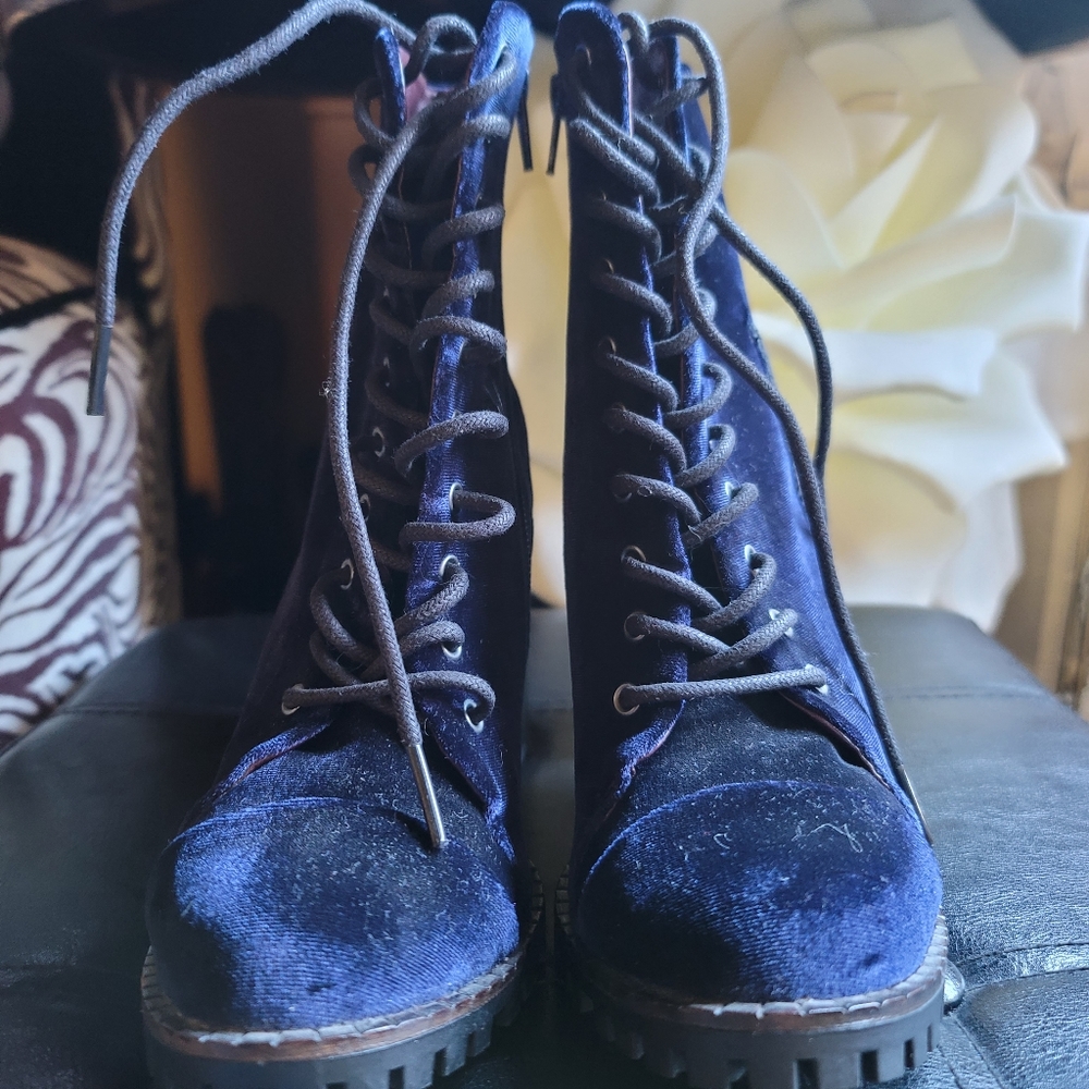 Report Signature Velvet Combat boots